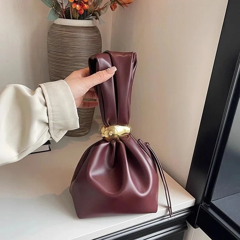 New Personalized Soft Leather Clutch Bag Luxury Women Pleated Mini Bucket Pouch Temperament Side Zipper Party Evening Bags