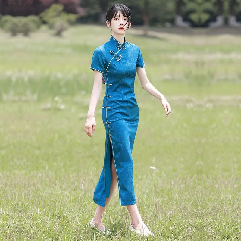 

2024 Graceful Lady Jacquard Red Dress Silk Satin Slim Chinese Cheongsam Vintage Performance Handmade Button Modern Long Qipao