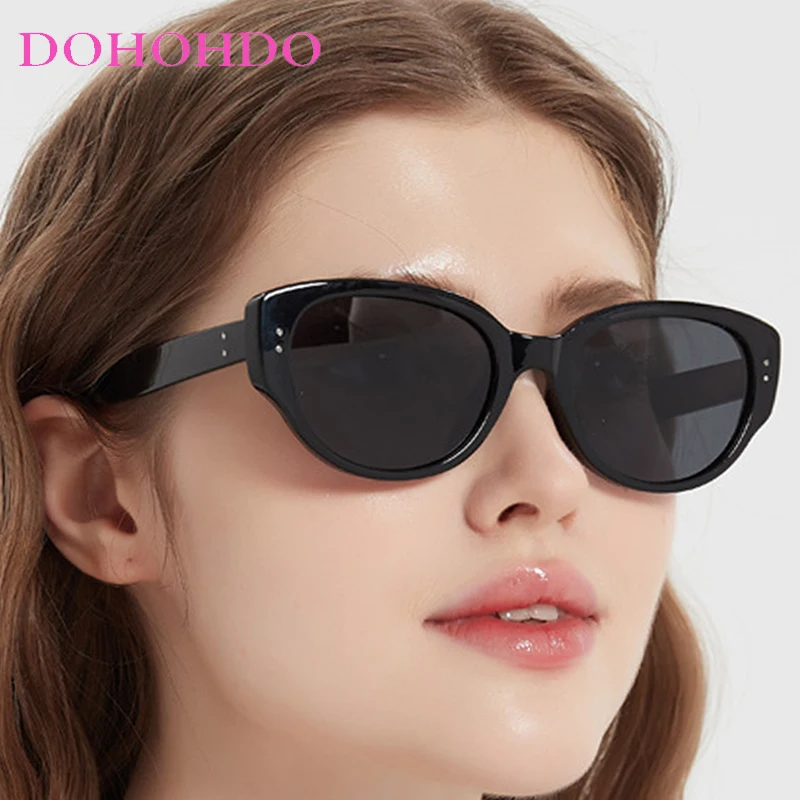 

Fashion Luxury Brand Design Cat Eye Rivets Sunglasses Men Women Outdoor Travel Sunglasses High Quality Travel Eyeglasses UV400