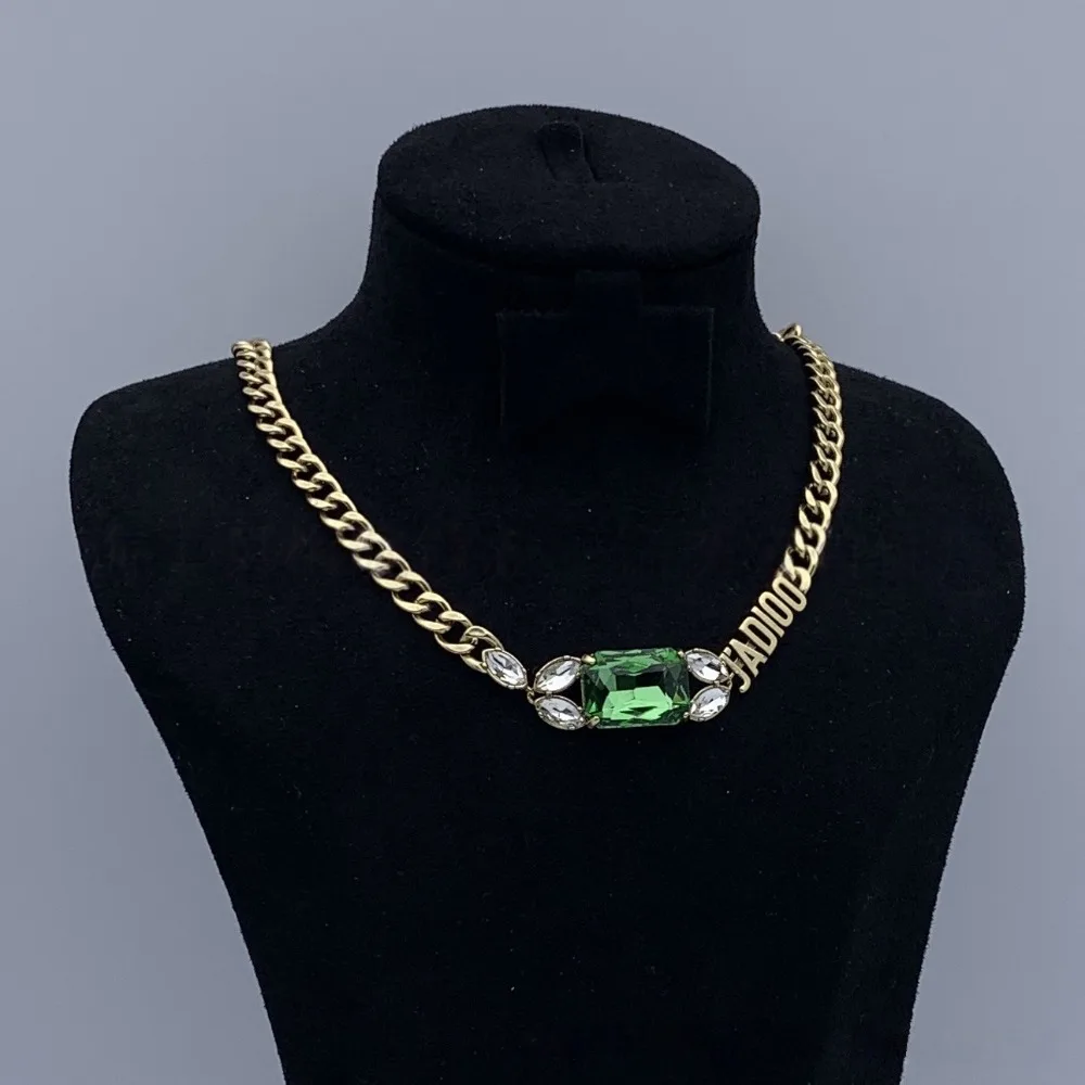 

2025 New Luxury Letter Vintage Necklace Fashion Versatile Gift for Lover Anniversary