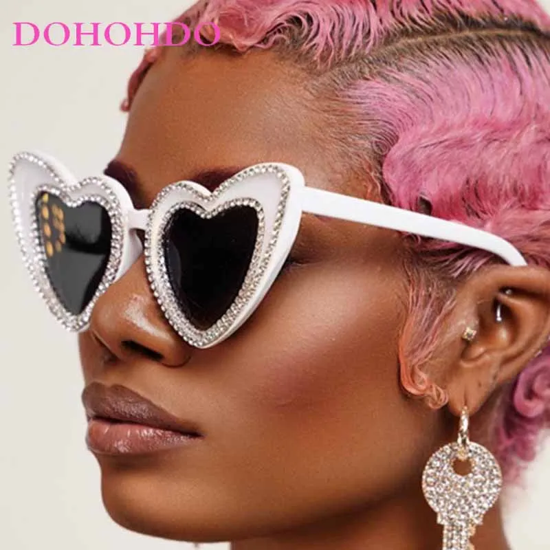 

Fashion Big Frame Heart Shaped Imitation Diamond Sunglasses Women Men Trend Classic Outdoor Party Sunglasses Oculos De Sol UV400
