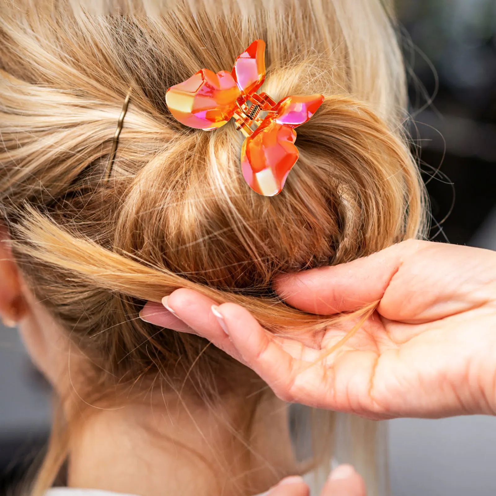 

4Pcs Butterfly Claw Clips for Women Vibrant Hair Clips Set Styling Jaw Clamps Cute Accessories for Daily Wear All Day Hold