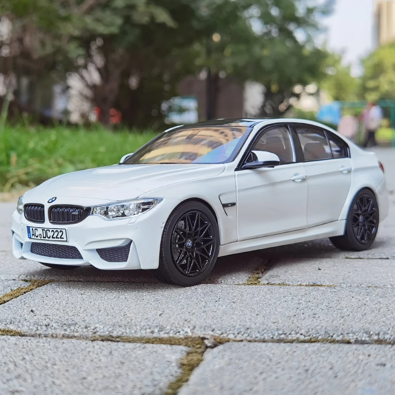 

Norev 1:18 FOR BMW M3 fifth generation F80 alloy Car model sedan to a friend Personal collection of metal birthday gifts