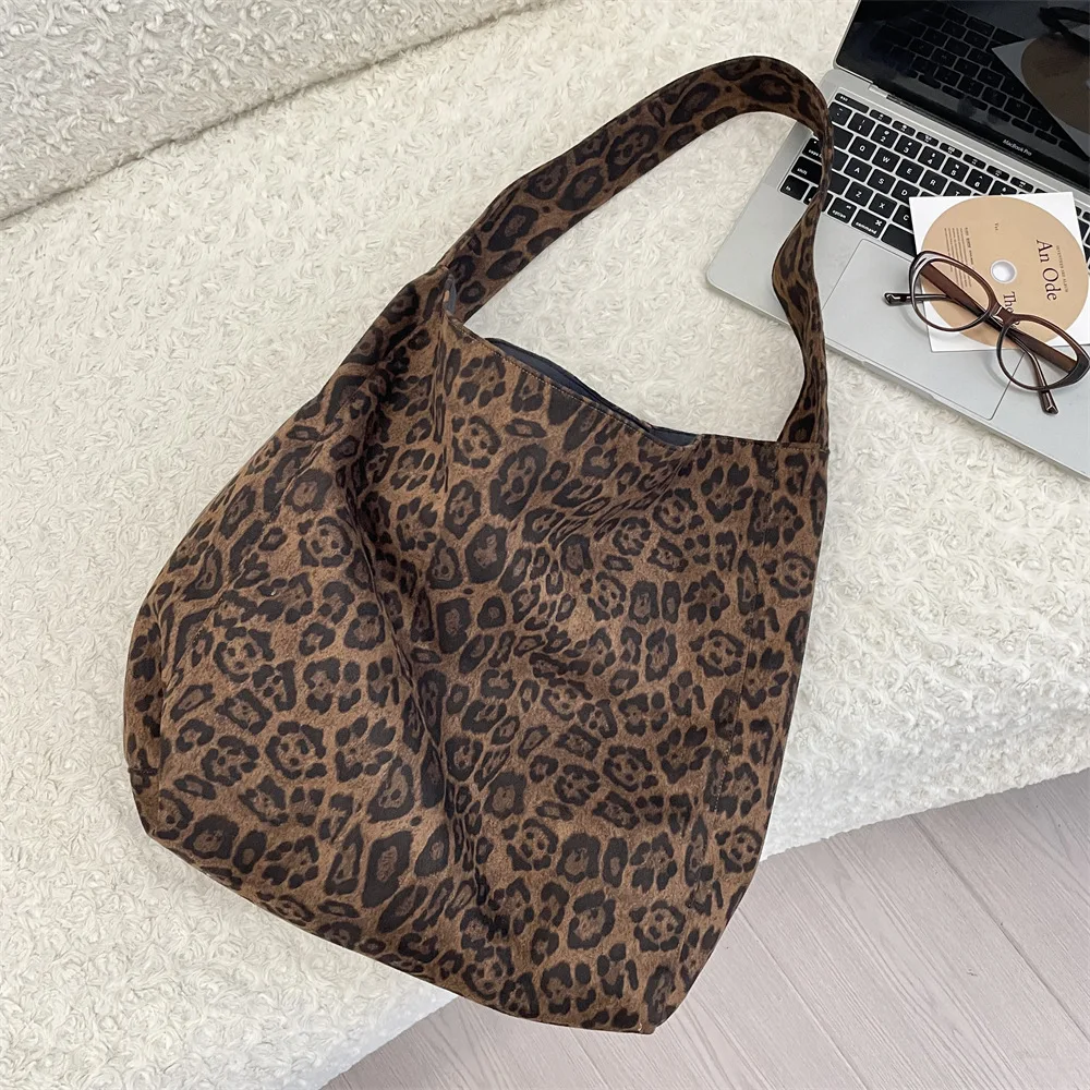 Neue 2025 Frühherbst Wildleder Leopardenmuster Schultertasche Nischen-Mode-Design Geräumige Trendige Damen-Tragetasche für Ausflüge und Einkäufe – Detail 13