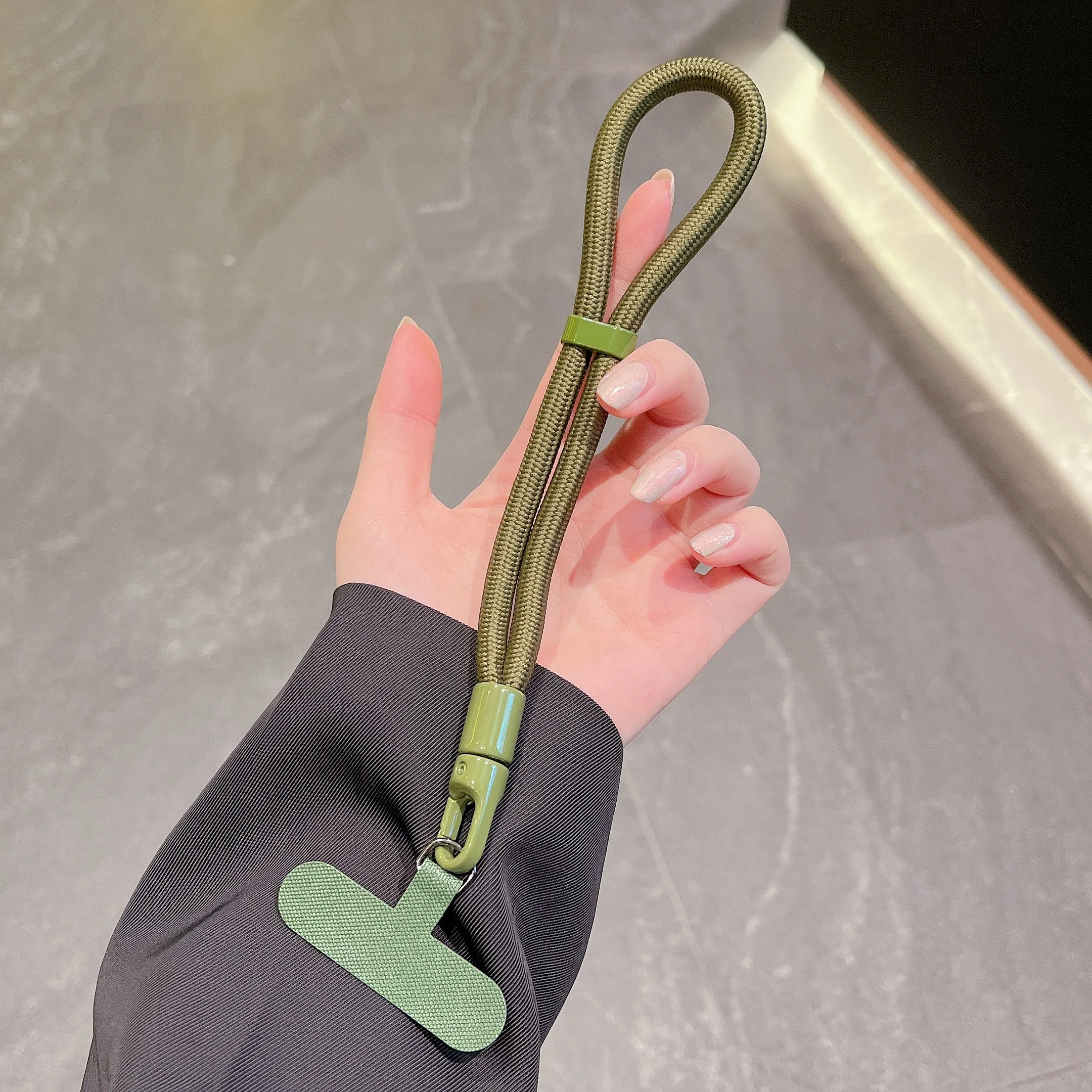 Universal Adjustable Rotatable Phone Wrist Straps Short Phone Lanyard with Tether Tab for IPhone Samsung Hanging Cord Clip