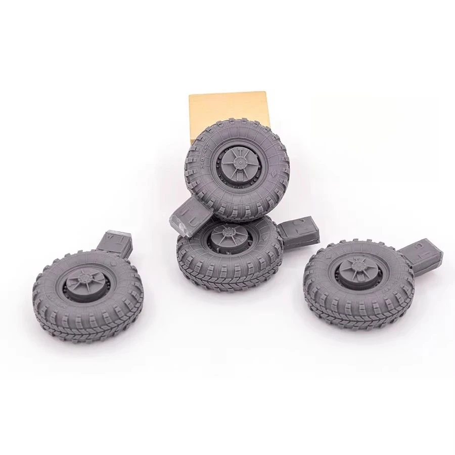 1/35 Casting Resin Model Assembly Kit, GK, BRDM-2/3 Armored Vehicle Resin Tires, Unpainted, Requires Assembly