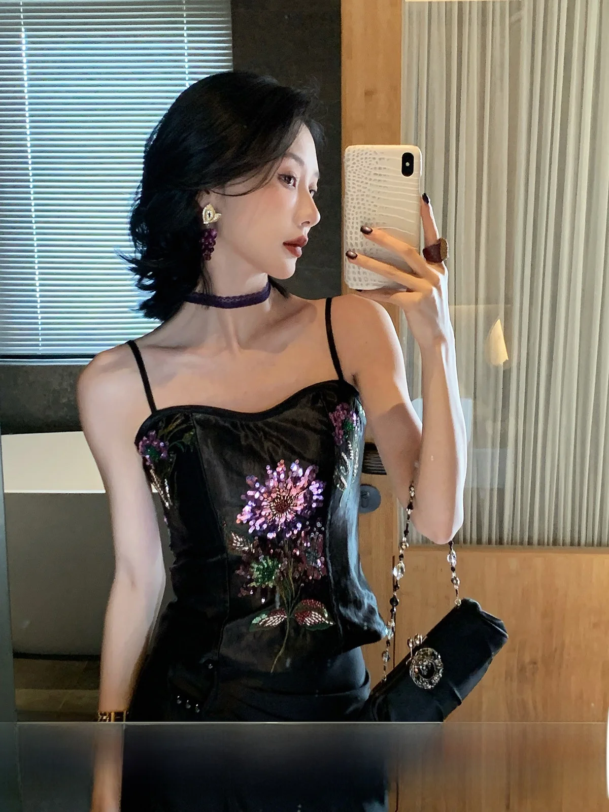 

Original Lu Qingyi Jinse Embroidered Shiny Satin Strap Vest Women's Summer Vintage Sequin Bustier Top Commute Style Floral Pa...