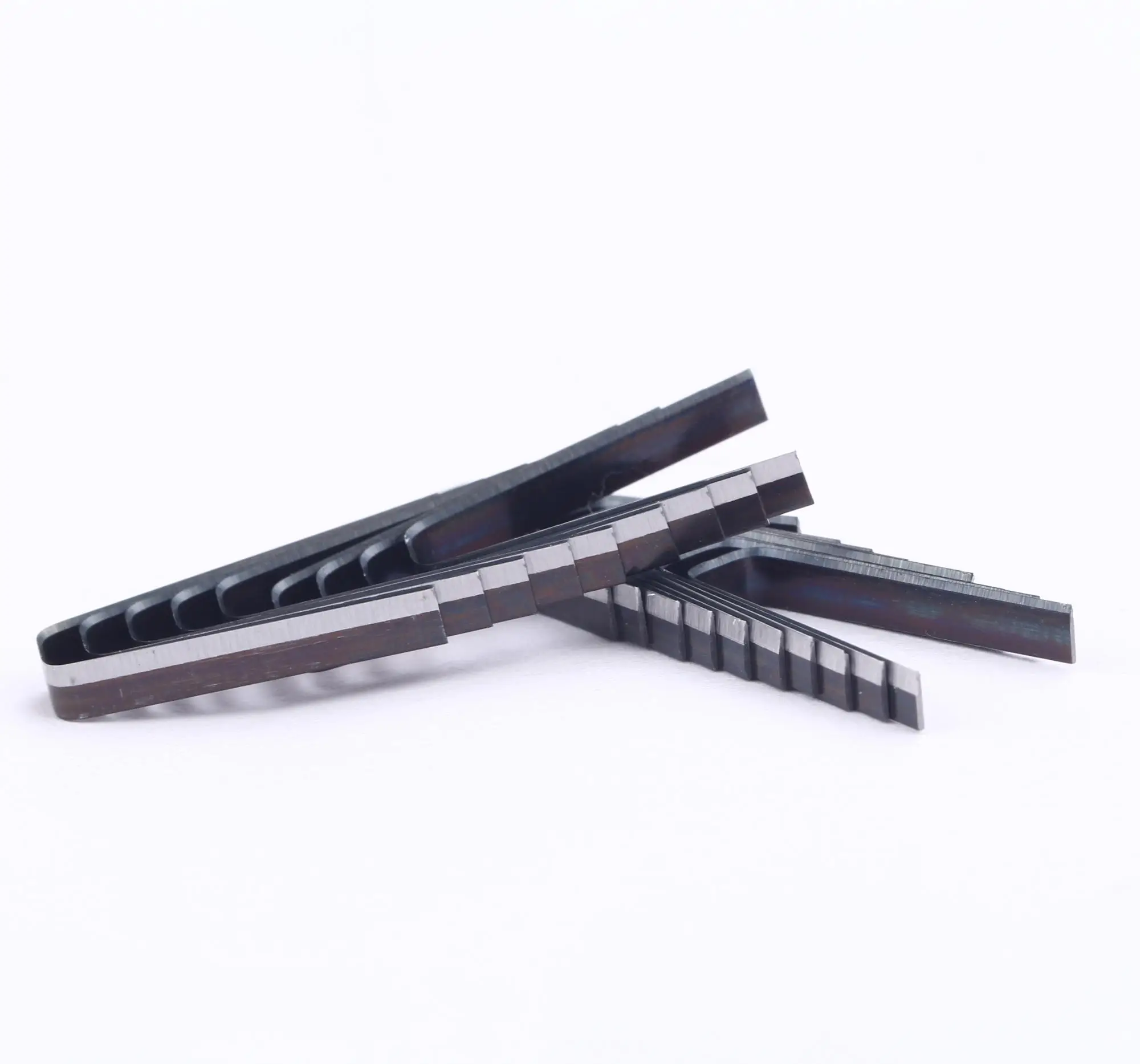 آلة قطع الصفائح المطاطية أداة إعادة الحز للإطارات