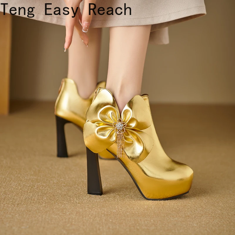 

Женские короткие ботинки с металлической золотой наклейкой и стразами, цветочной кисточкой на очень толстом каблуке и молнии, круглые серебряные осенние новые ботильоны