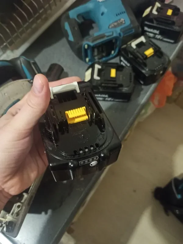 

Original 18v Makita battery 6.0Ah BL1860B 5.0Ah BL1850B 3.0Ah BL1830B-BL1820B Makita18V battery 5.0Ah 20V