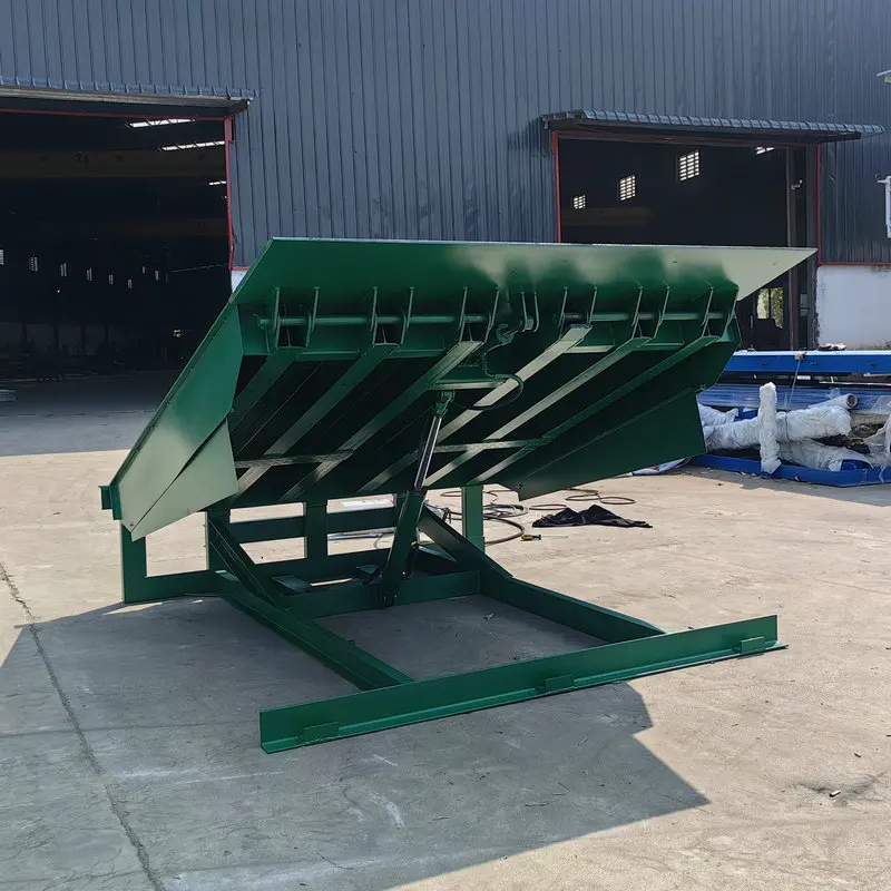Fixed boarding bridge logistics loading and unloading container forklift electric uphill platform 10 tons loading and unloading