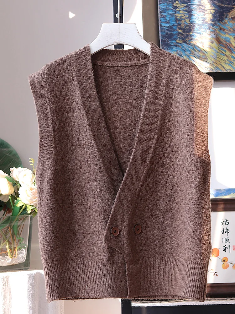 2025 New Autumn Winter Women's Loose Knitted Cardigan Vest Fashionable Outerwear Sweater V-Neck One Button Regular Length