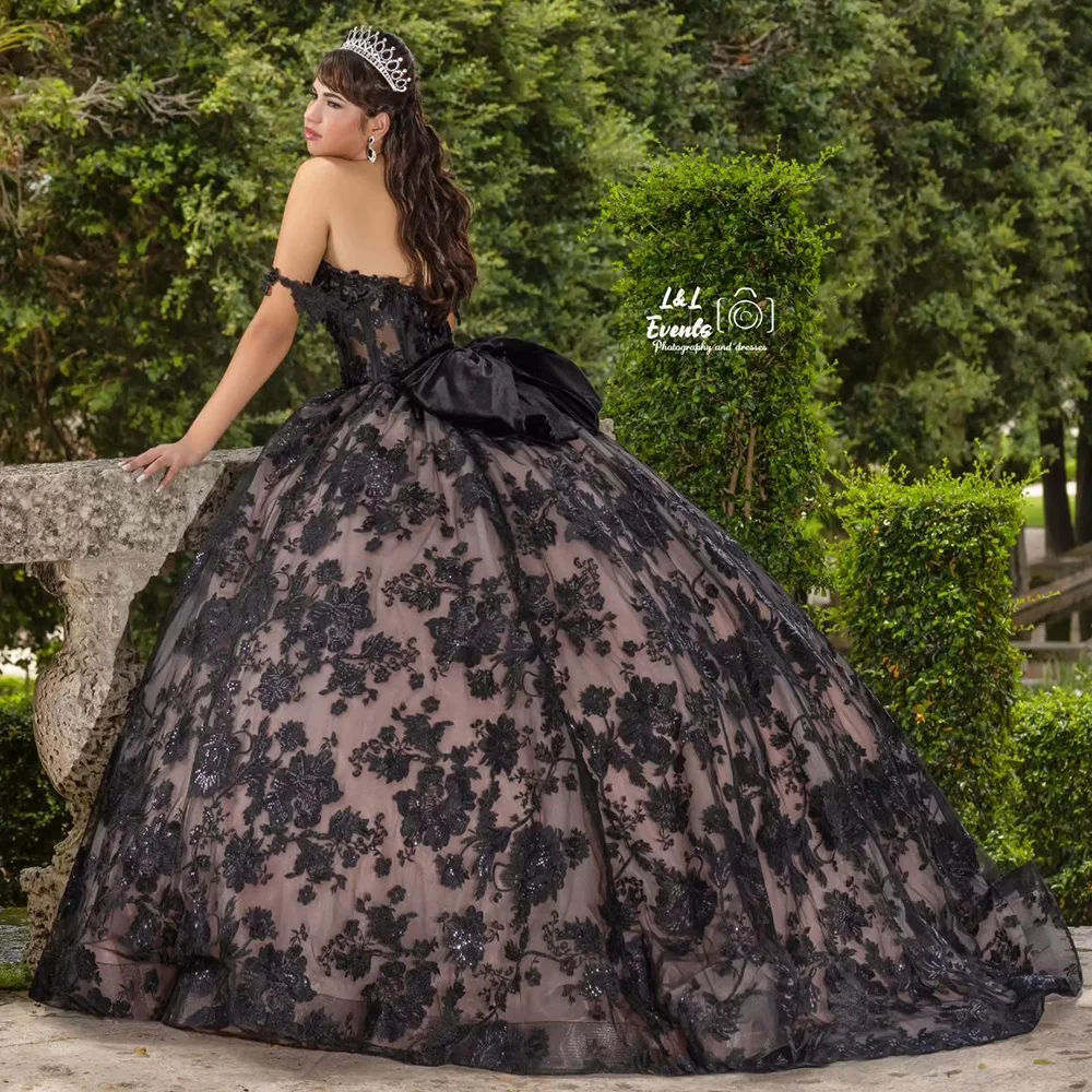 Black Sequined Appliques Lace Ball Gown Quinceanera Dresses Sweetheart Illusion Bow Corset Vestidos De 15 Años