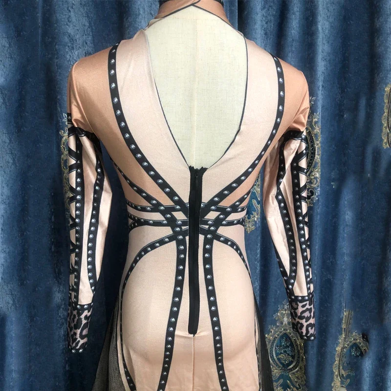 مثير شبكة سوداء قطار فساتين السهرة الفضة حجر الراين فستان المرأة عيد ميلاد احتفال أزياء رقص عرض مسرحي وتتسابق XS5289