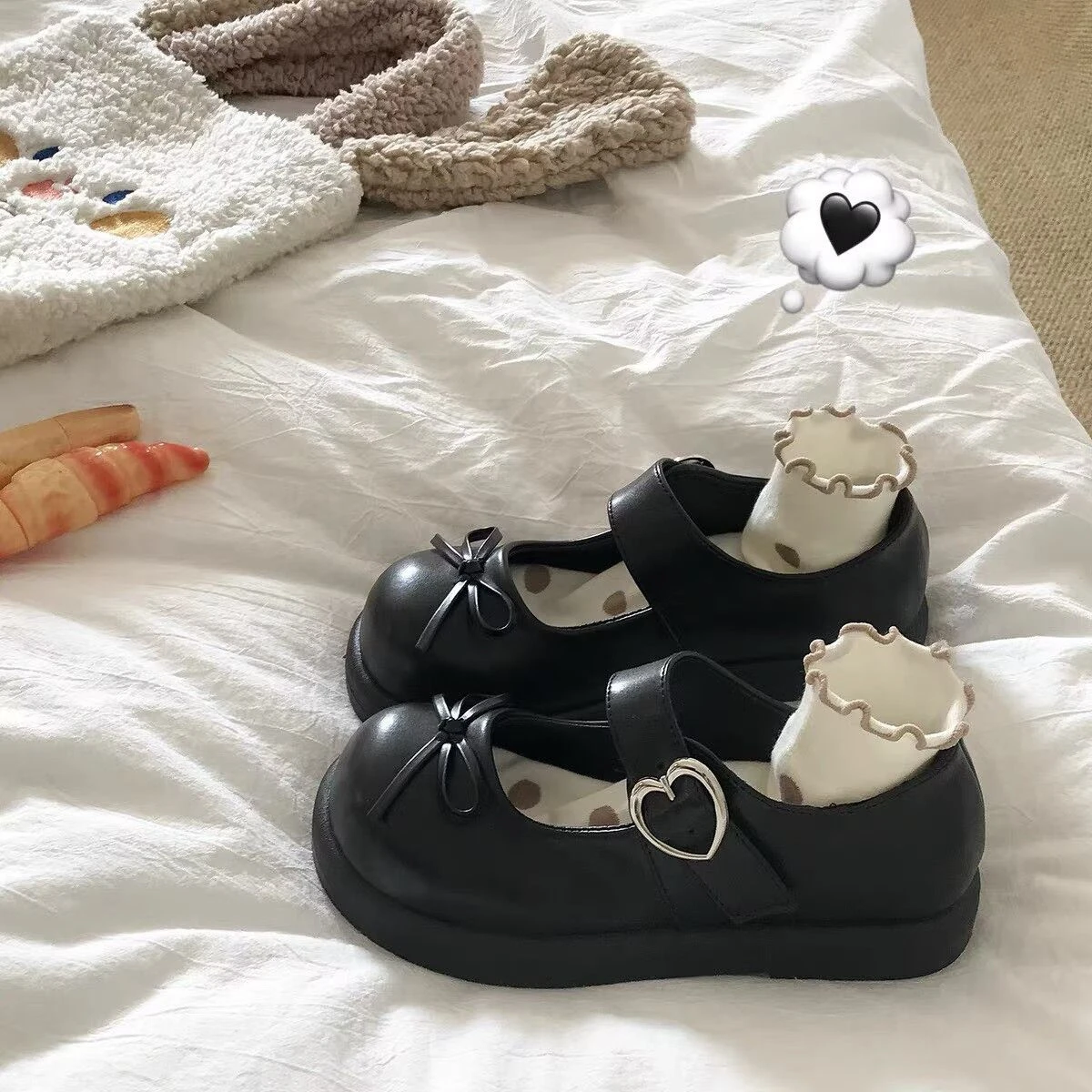Süße Kawaii Lolita Mary Janes JK Schuhe Damen Kunstleder Kleine Schleife Herz Metallschnalle Flache Schuhe Studentinnen Flache Uniformschuhe – Detail 3
