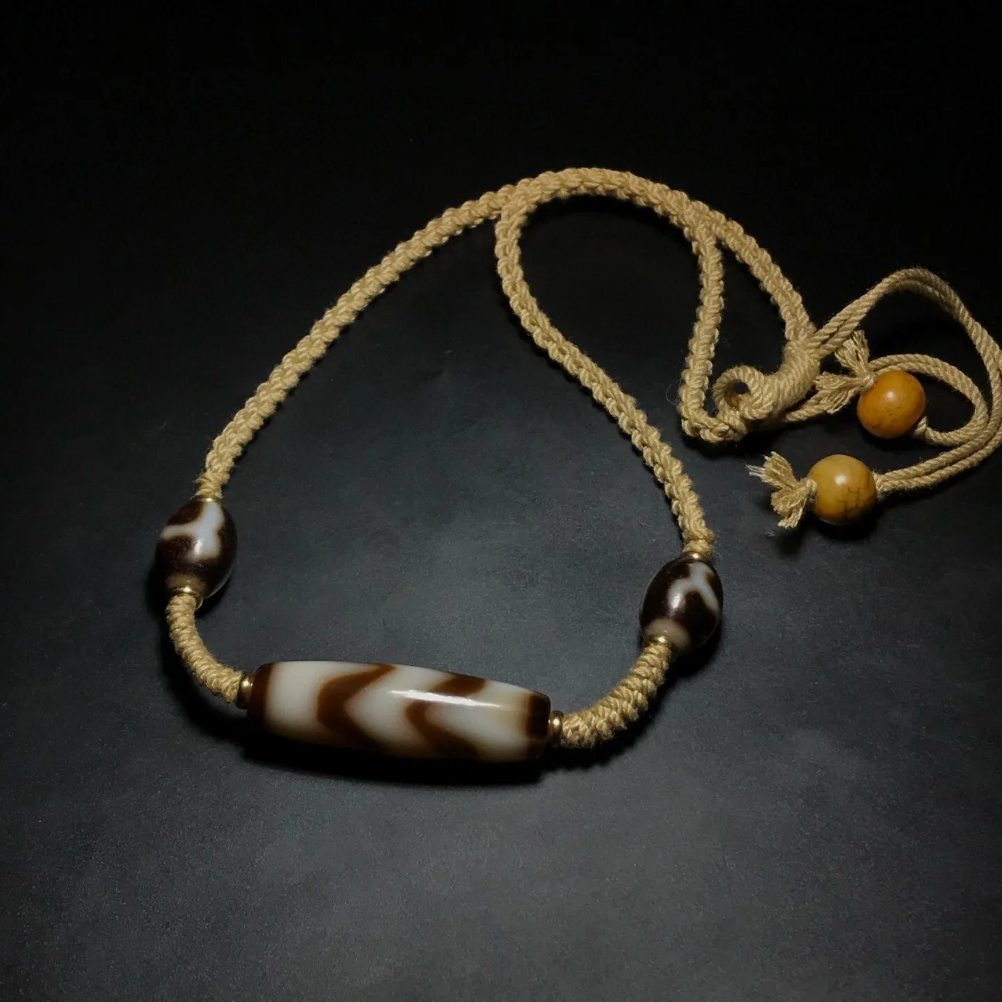 pouvoir-magique-tibet-vieille-agate-huileuse-dzi-dents-de-tigre-ruyi-collier-de-perles-j0515