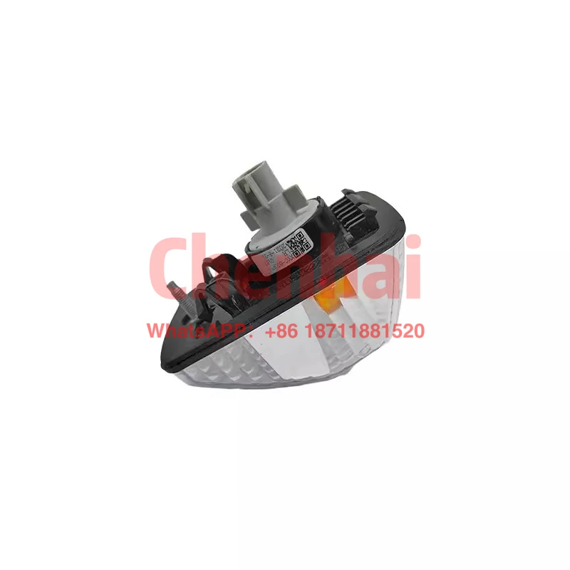 Applicable toIsuzu Qingling KV100KV600700PM100VC46 giant coffee door turn signal door light small light side light