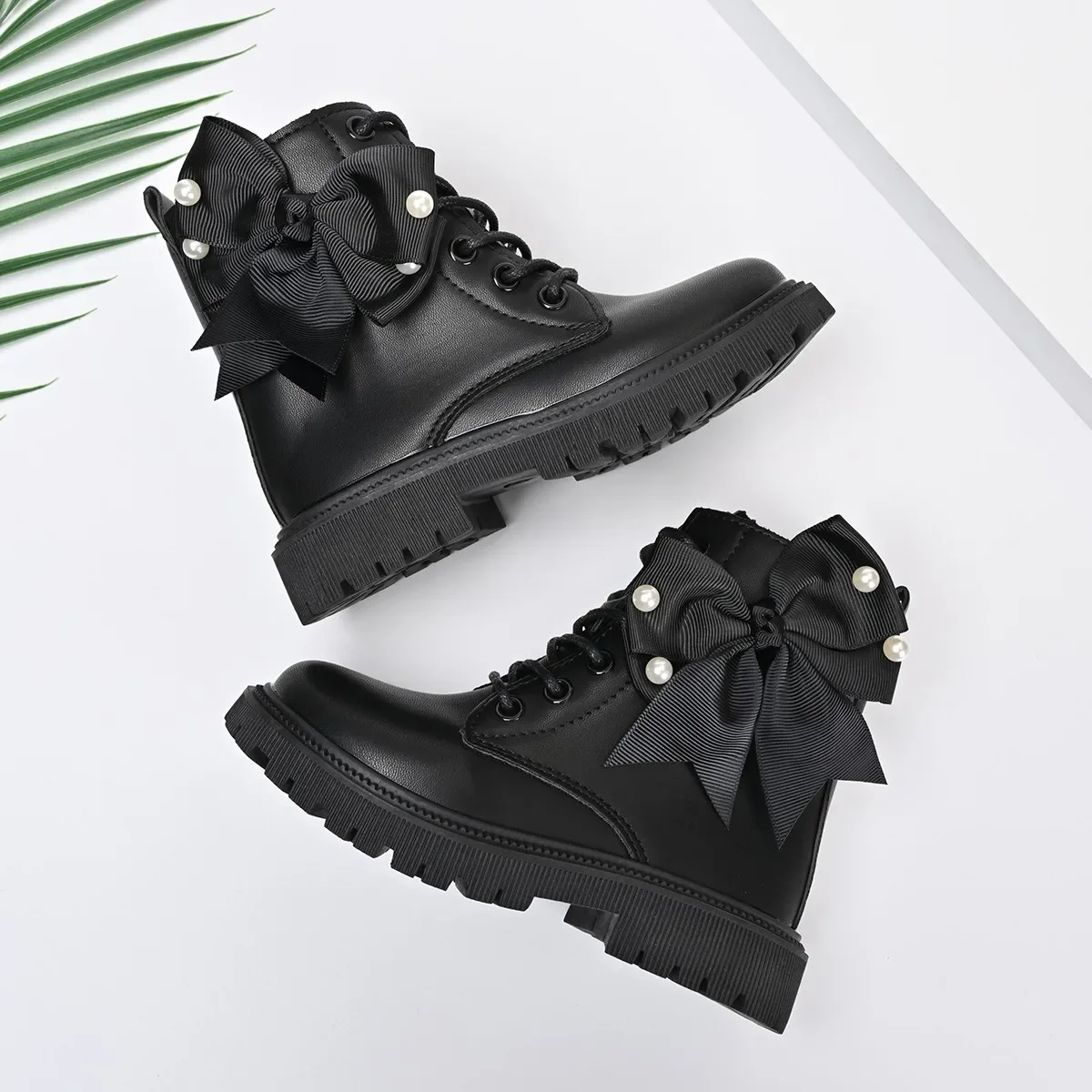 

Детские черные сапоги принцессы с большими бантами, короткие сапоги для девочек, универсальные модные детские кожаные сапоги на осень-зиму 202, мягкая подошва