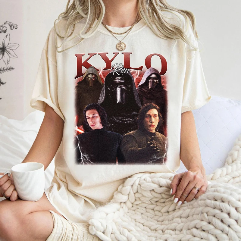 Camisa retro Kylo Ren con corte holgado informal y elegante con borde galaxia. Camiseta/top streetwear unisex de puro algodón.