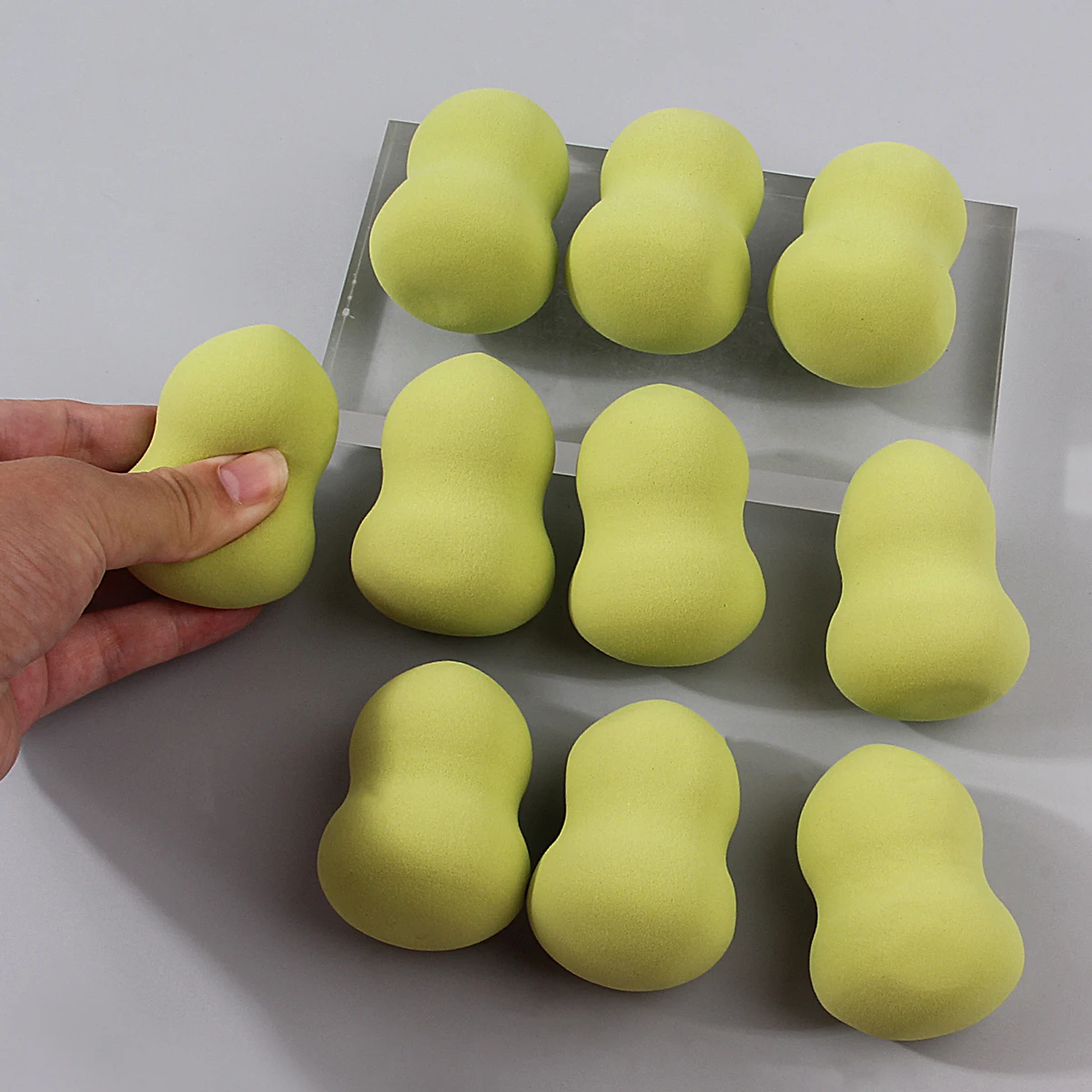 10 個スーパーソフト大型メイクスポンジ美容卵ドライとウェット両用ポータブル旅行メイクツール初心者向け