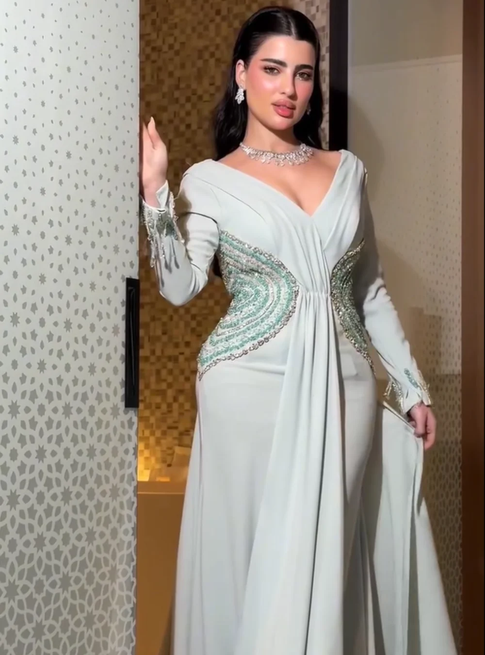 

Customized Formal Jersey Pleat Sequined Pattern A-line V-neck Long Quinceanera Bespoke Occasion Dresses Exquisite