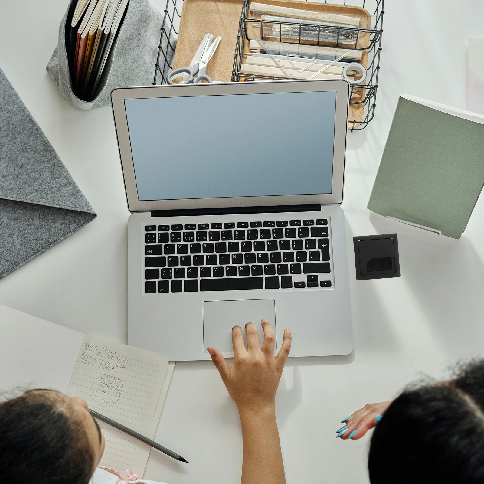 4 قطعة جروميت كابل قسط منظم الأسلاك البلاستيكية لطاولة مكتب المنزل مكتب إدارة الكبلات غطاء فتحة التخزين #4