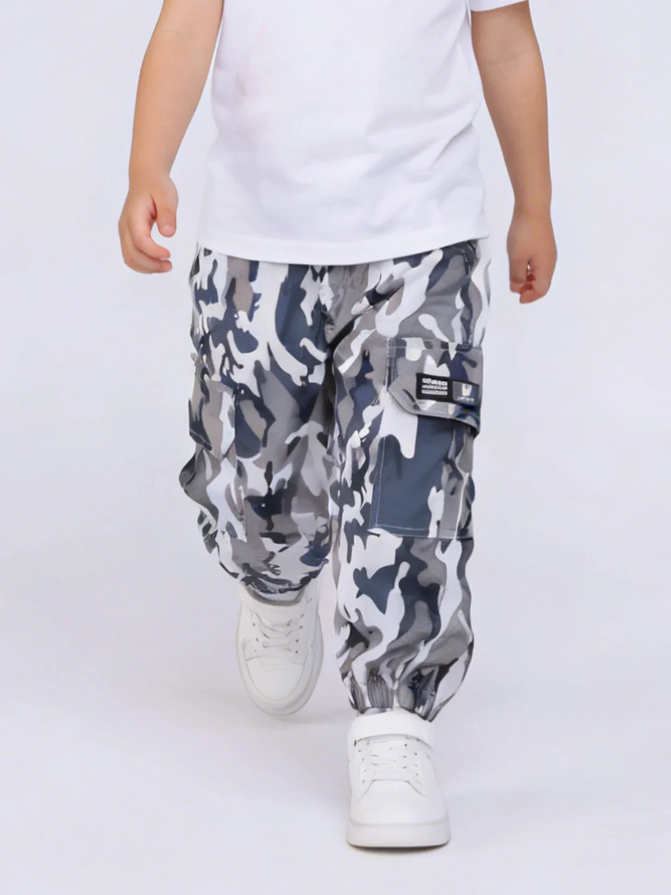 Boys Camo Cargo Pan…