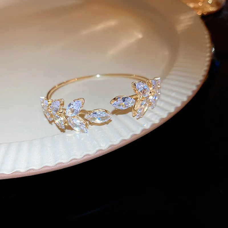 Luxurious Delicate Zircon Leaf Gold Color Open Bracelets for Women New Fashion Shiny Colorful Bangles Wedding Jewelry Gift