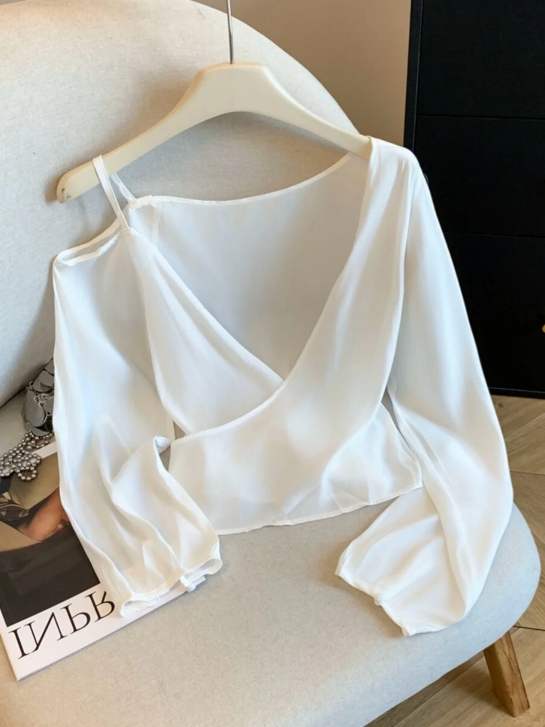 

French Style V-Neck Shoulder Bared Long Sleeve Chiffon Shirt Women's Spring 2026 New Design Slimming Top with Tie Detail