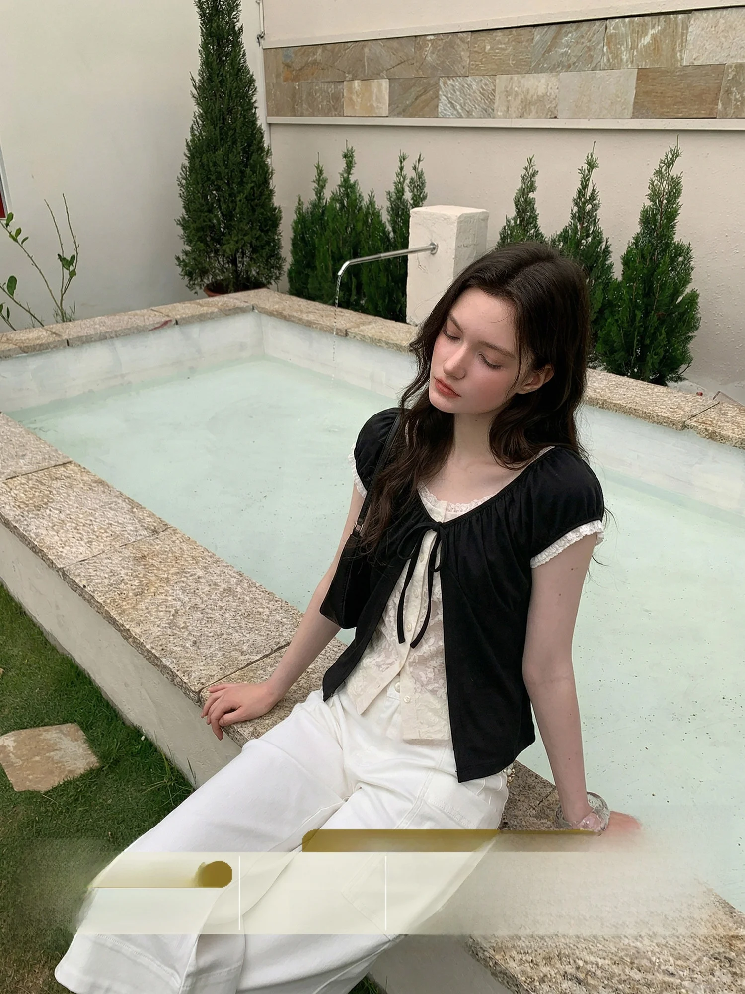 

Элегантная женская футболка с коротким рукавом и кружевными вставками, приталенный повседневный топ Creamsu Design, летняя модная укороченная рубашка