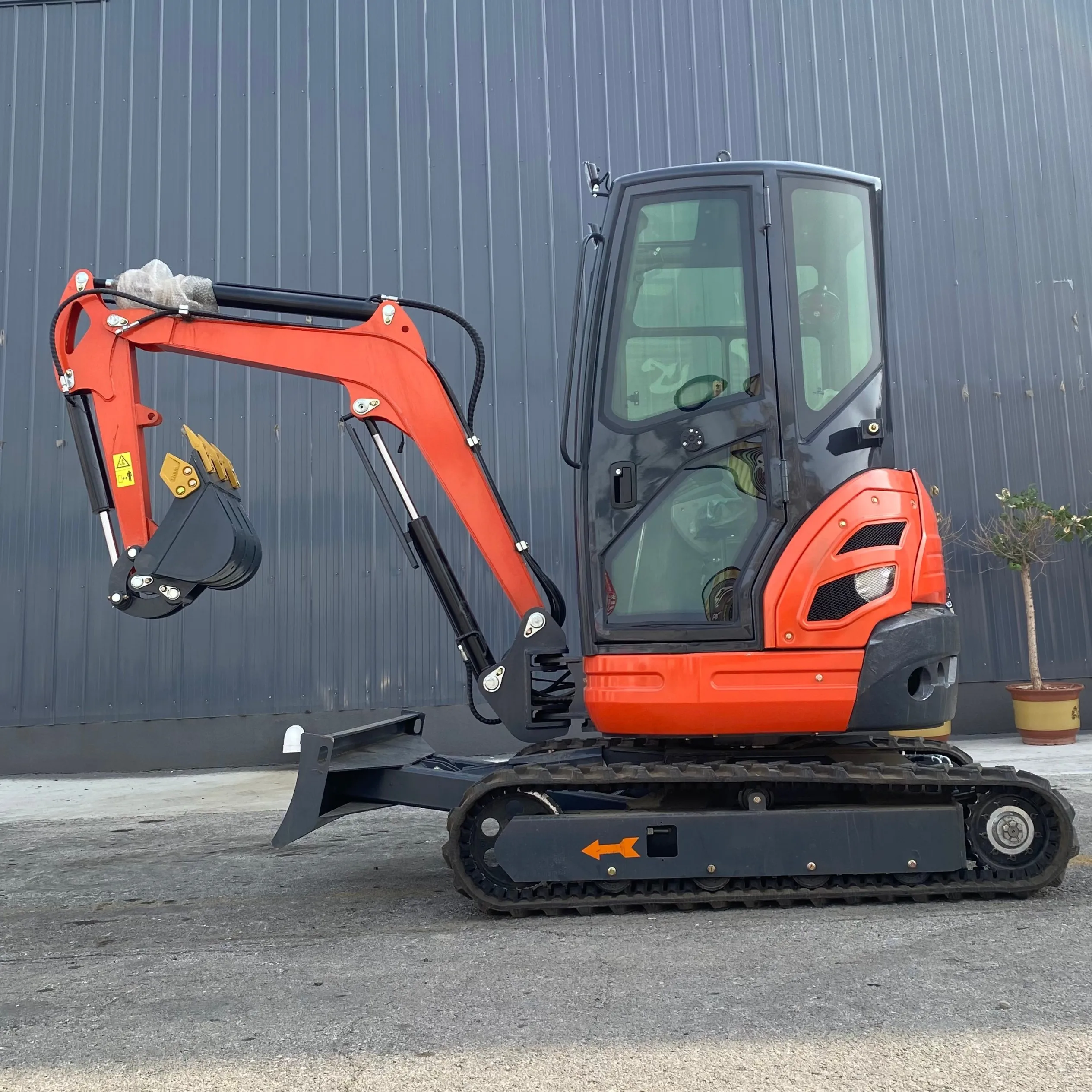 Hot Sale Customize TN25 Mini Crawler Excavator Hydraulic Small Digger with Diesel Engine CE Approved for Sale