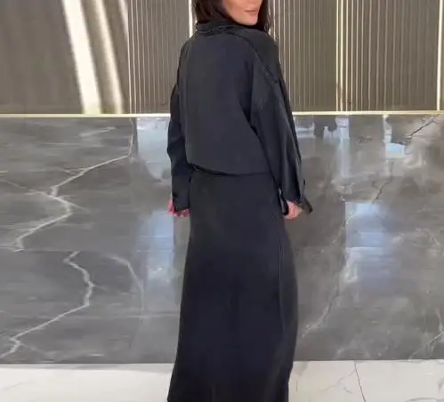 ชุดเซ็ตสองชิ้น เสื้อผ้าผู้หญิงใหม่ ฤดูใบไม้ร่วง/ฤดูหนาว 2025 ชุดเดรสยาวสไตล์คาวบอย แขนยาว มีเข็มขัดรัดเอว