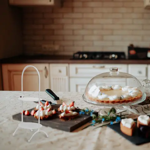 1Pcs Iron Cake Stand Modern Space-Saving Display Shelf for Bakery Dessert Wedding Party Decor Cupcake Chocolate Pastry Holder