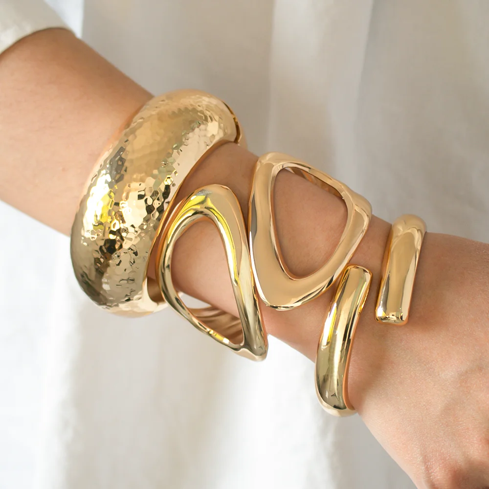 

GZJPEI Smooth Chunky Wide Spring Bangles Hip Hop Punk Geometric Cuff Bracelet For Women For Men Unisex Jewelry Party Gifts 2025