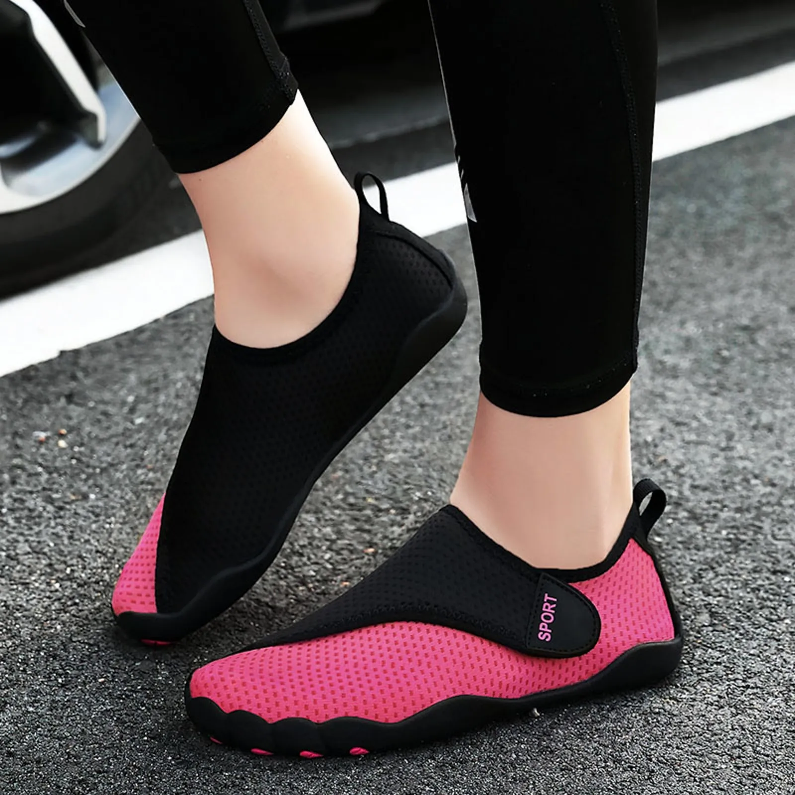 Quick-dry Aqua Shoes Women Water Shoes Gym Breathable Sneakers Outdoor Non-Slip Wading Shoes 2024 Hot-Sale Monochrome Shoes