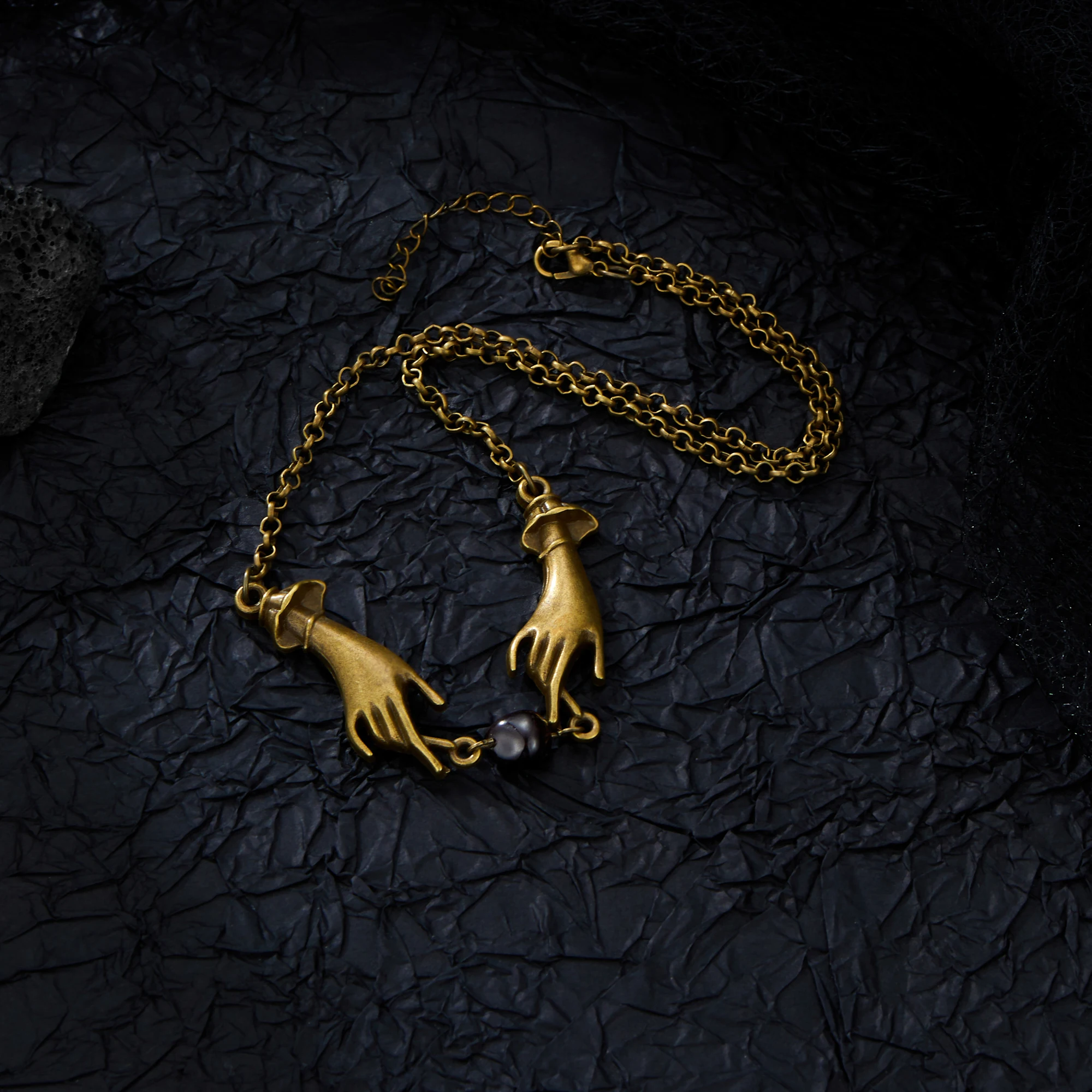 European and American Retro Witchcraft Chain Necklace Gothic Magic Hand Personalized Hip-hop Party Halloween Accessories Jewelry