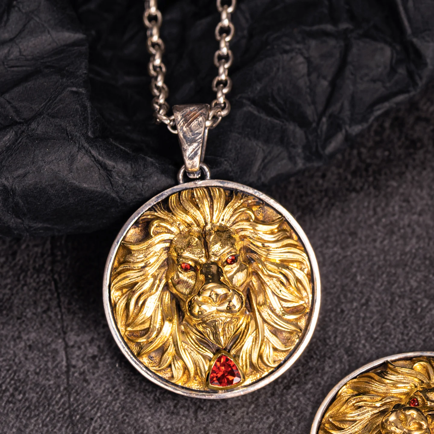Lion high relief Vintage  Pendant Roar of the seven Realms 925 Sterling Silver  Jewelry