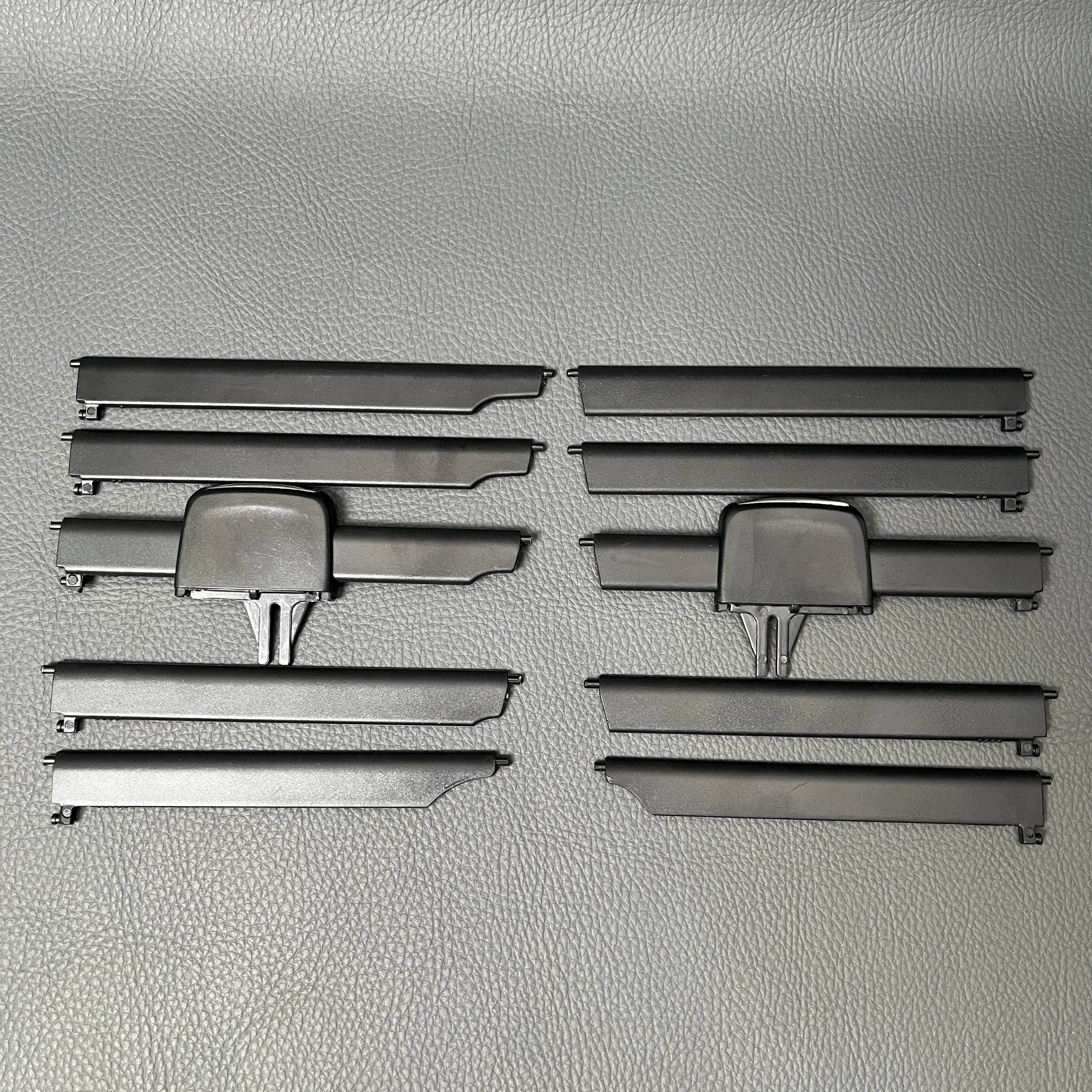 

1pcs Car Dashboard Center Air AC Vent Grill Pick Clip For Audi Q5 8R 2009 2010 2011 2012 2013 2014 2015 2016 2017 2018 8R1820951