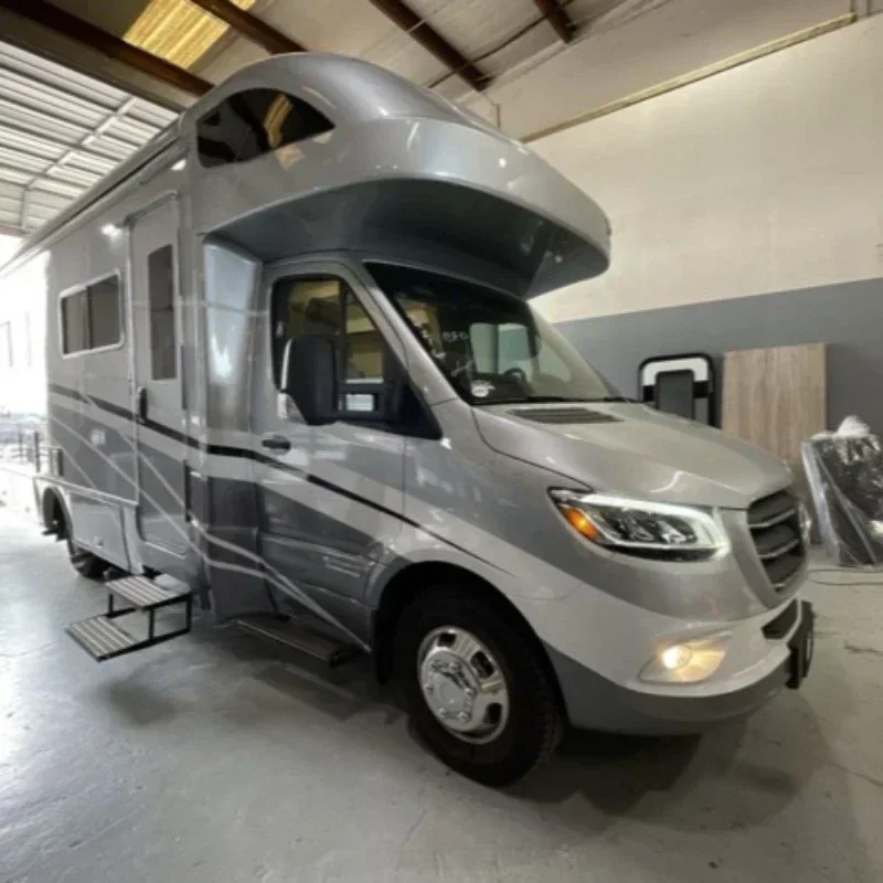 Vacation Camping VAN 2023 Winnebago Luxury MOTORHOME Used for Camping