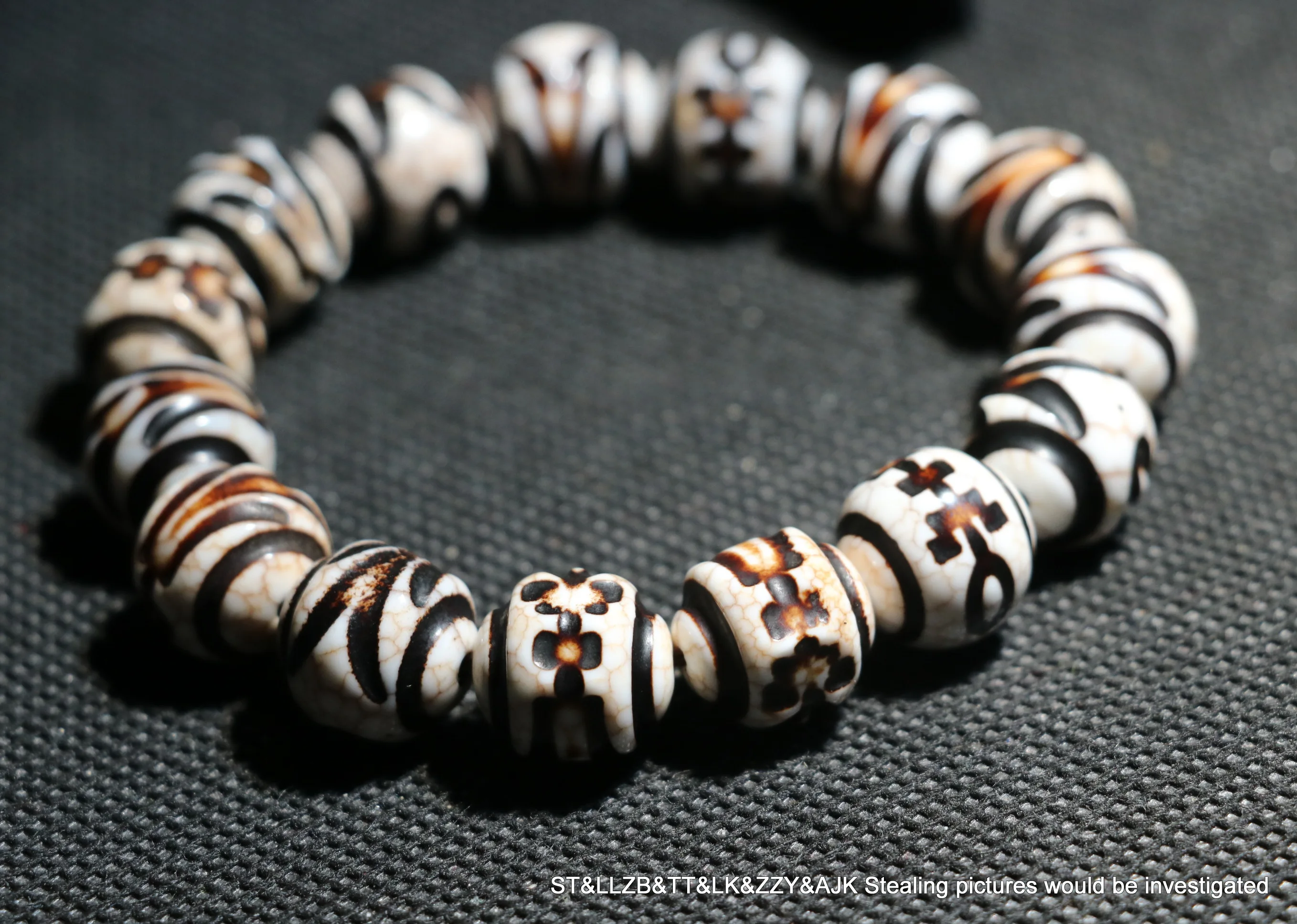 

A Treasure Unique Magic Power Tibetan Old Agate Multy Symbol dZi Bead Carving Bracelet Amulet T Timestown UPD22