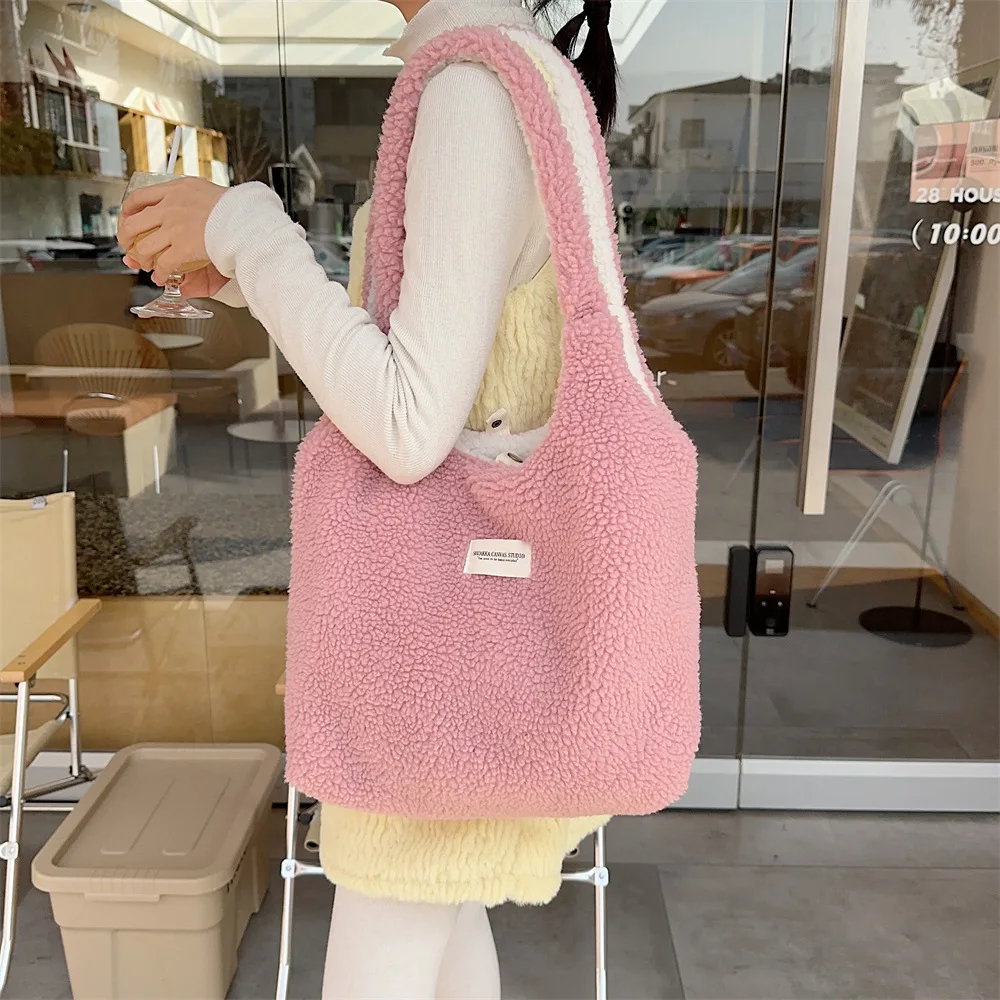 

2023 New Bag Lamb Hair Cute Plush Autumn and Winter Large Capacity Canvas Bag Women's Plush Front and Back Dual Use Bag