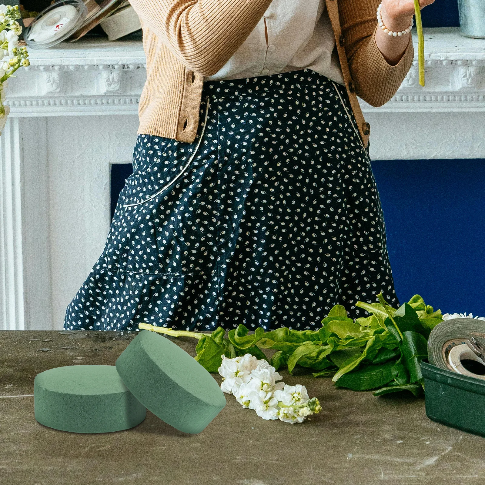 

6Pcs Floral Foam Blocks Round Green 4.5 Inch Wet Dry for Wedding Florist Flower Arrangement Artificial