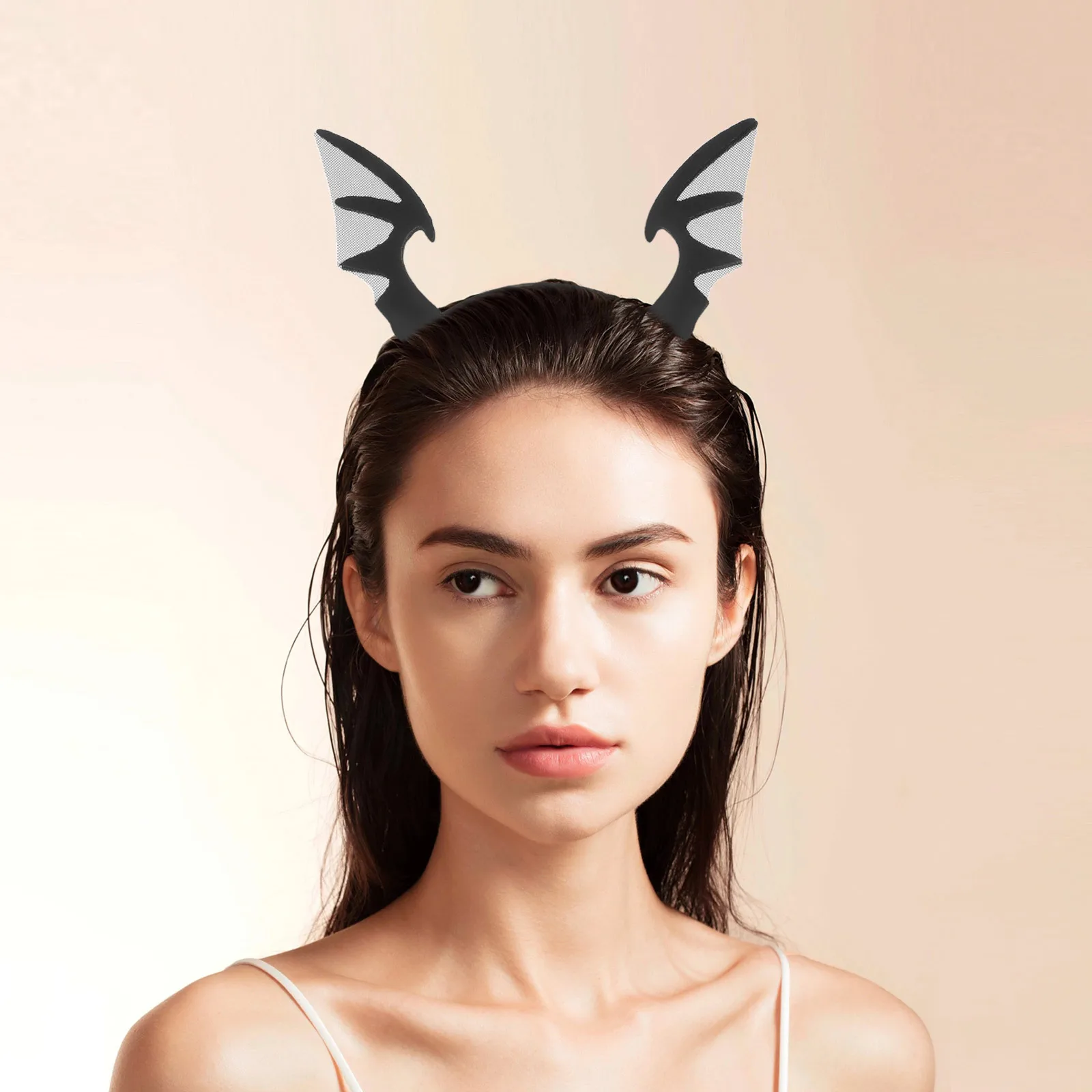 

4Pcs Spooky Bat Headband Lightweight and Easy to Wear Suitable for Adults and Children Halloween Party Favors Bat Headpiece