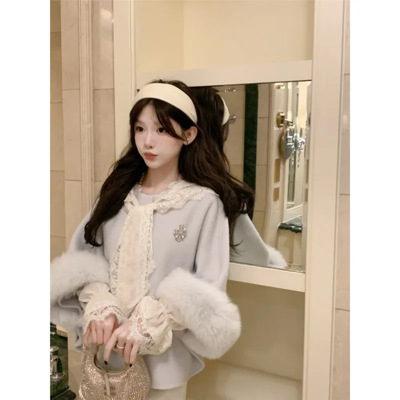 Camisas elegantes de encaje con cuello en V para mujer, Top corto ajustado con cintura suave, blusa Sexy de fiesta con manga acampanada, primavera 2025