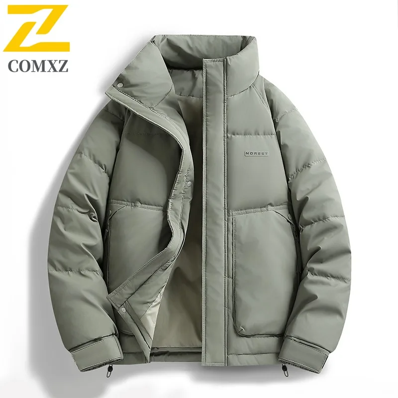 COMXZ-Chaqueta de plumón de estilo coreano para hombre, Parka ligera con diseño de cuello levantado, abrigo de invierno resistente al frío para exteriores de tono sólido