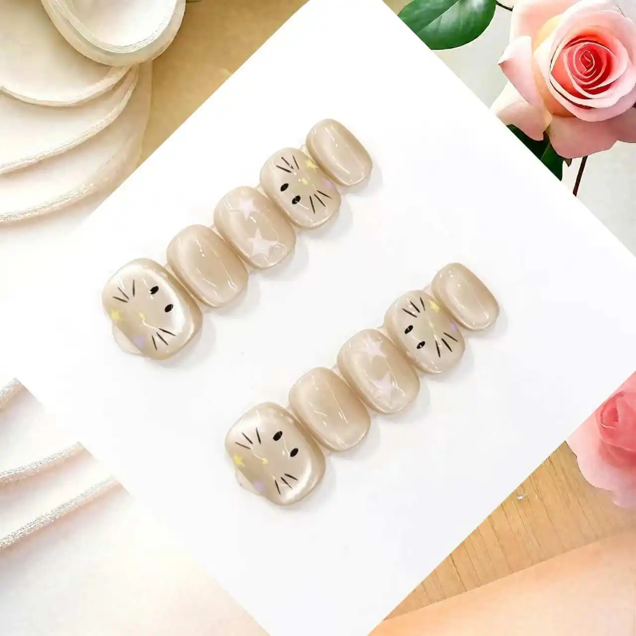 

10 шт. роскошные мягкие телесные кошачьи звезды короткие круглые ручной работы дизайн ногтей Puff KT с инструментами из 4 шт. сверхпрочные клейкие вкладки для ногтей