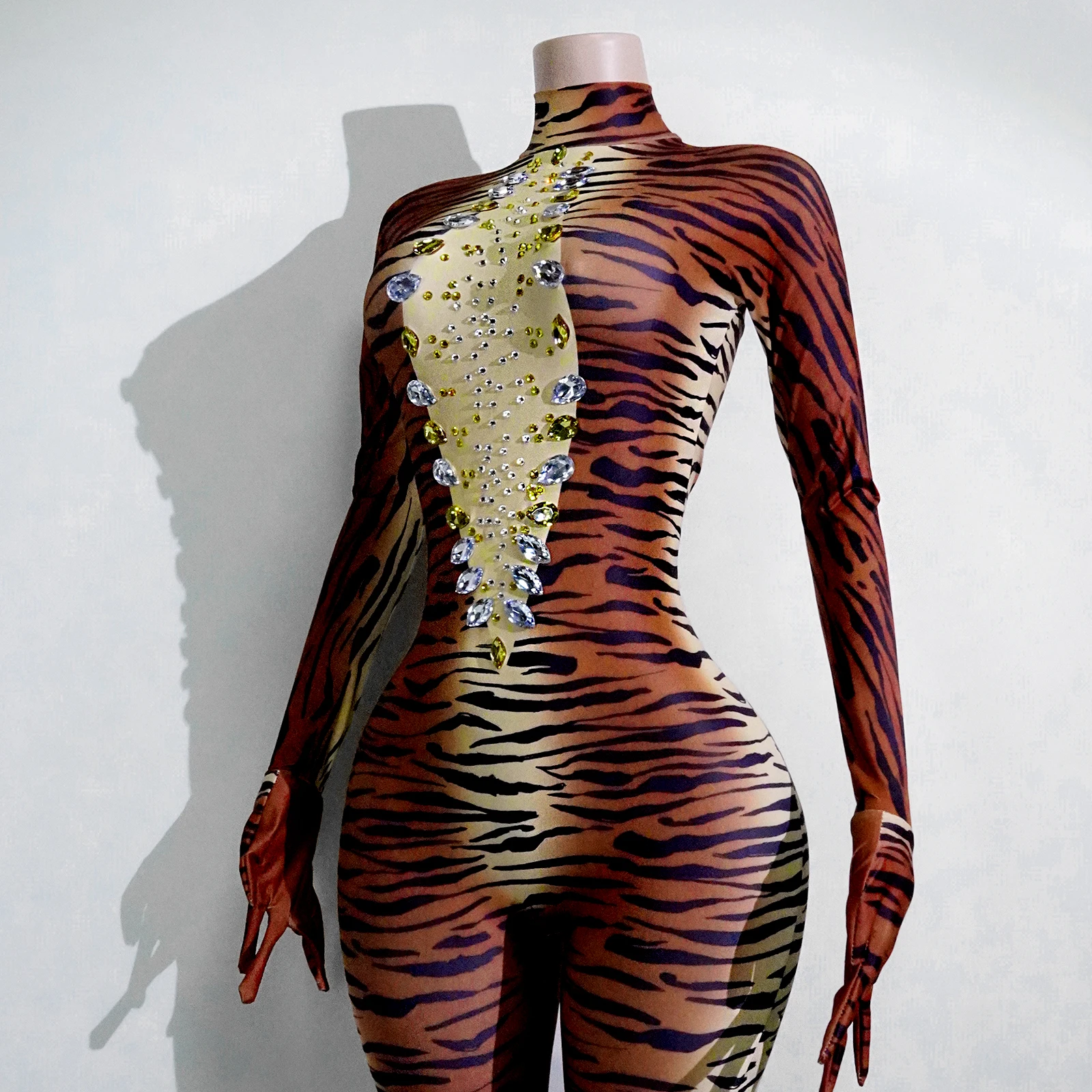 จั๊มสูทรัดรูปคอสูงลายเสือแขนยาวประดับเพชรสำหรับการแสดงบนเวที งานปาร์ตี้ งานวันเกิด งานคาร์นิวัล ชุดแดร็กควีนสุดเซ็กซี่