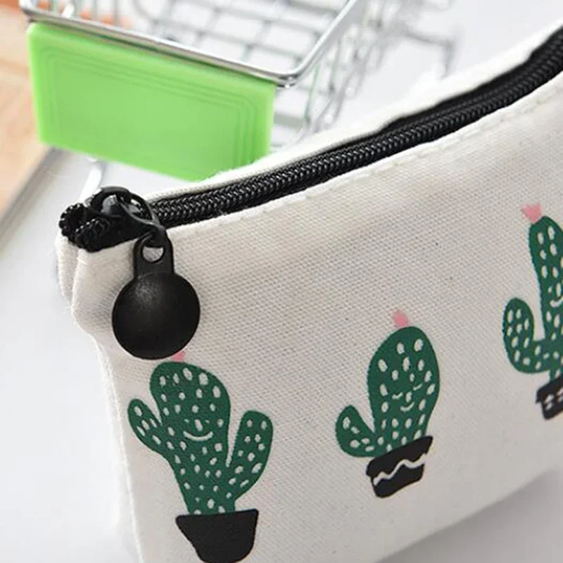 Random Cactus Pattern Small Fresh Style Mini Coin Purse Key Cards Wired Headset Classification Storage Bags Coin Pouch