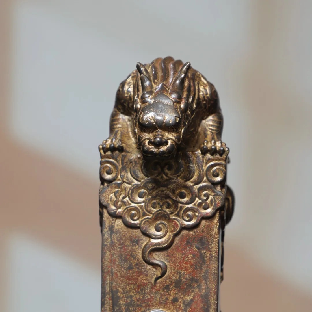 Old Bronze Gilded Cinnabar Water absorbing beast Water avoiding mythical beast Bottom signature Worship Hall Town house