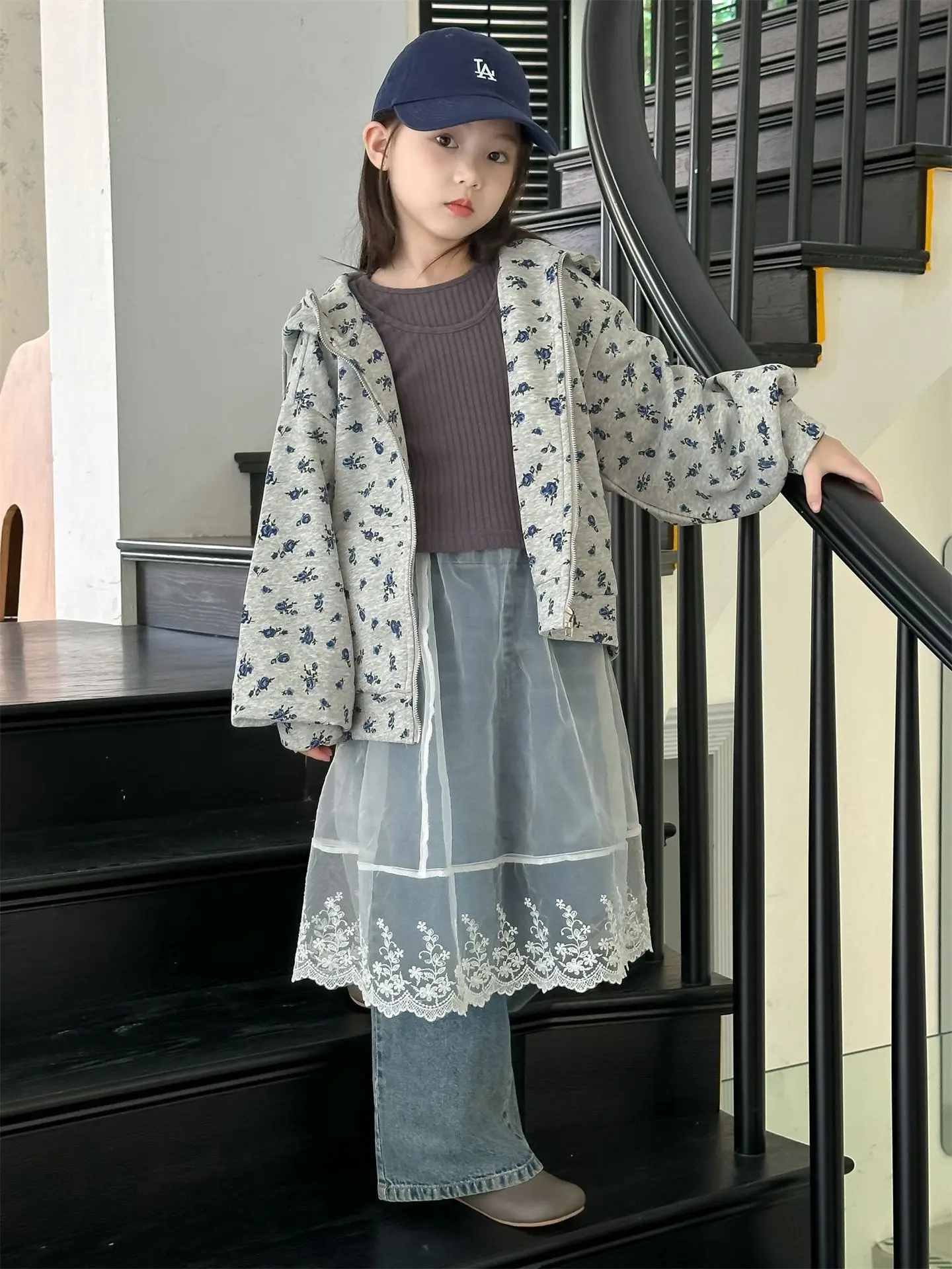 Skirt Girl Korean Lace Skirt Mesh Gauze Autumn New Girl Mesh Gauze 2024 Fashion Childrens Clothing Sweet Simple Lace